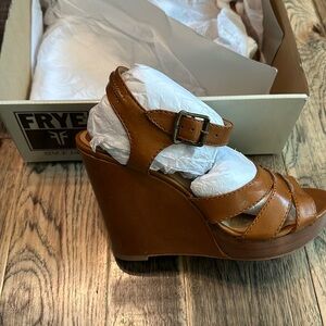 Women’s Frye